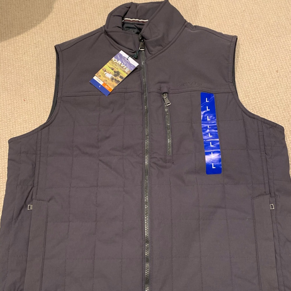 Men’s large Orvis vest grey quilted NWT